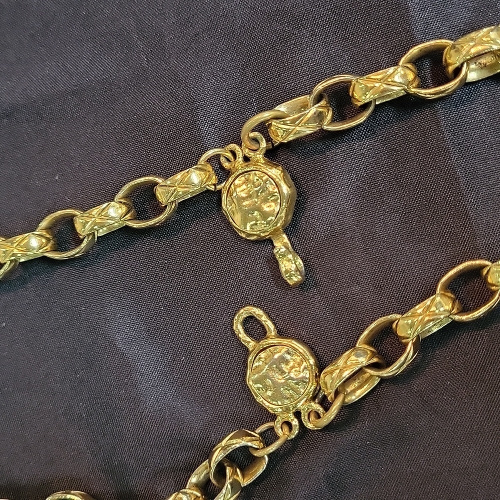 Chanel Vintage Double Chain Large CC Medallion Necklace - Picture 17 of 17